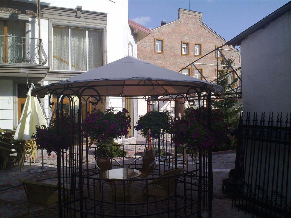 Hotel Leotel Lviv Exterior photo