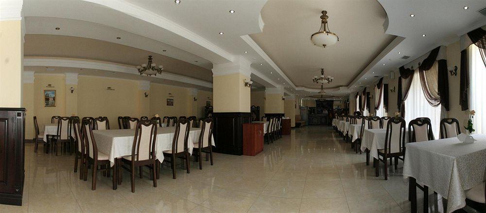 Hotel Leotel Lviv Exterior photo