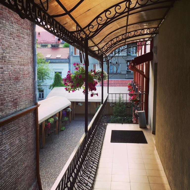 Hotel Leotel Lviv Exterior photo