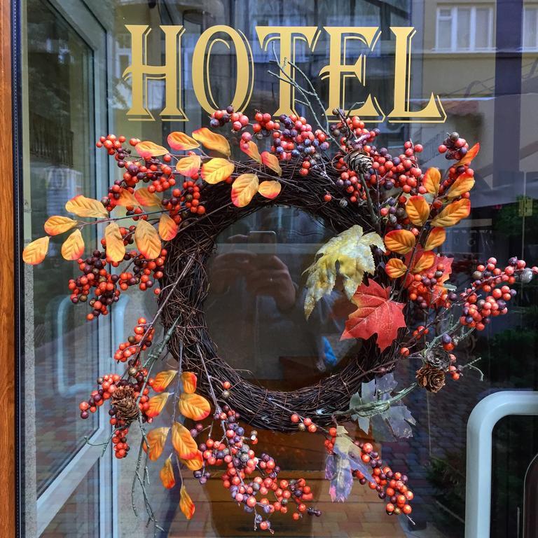 Hotel Leotel Lviv Exterior photo