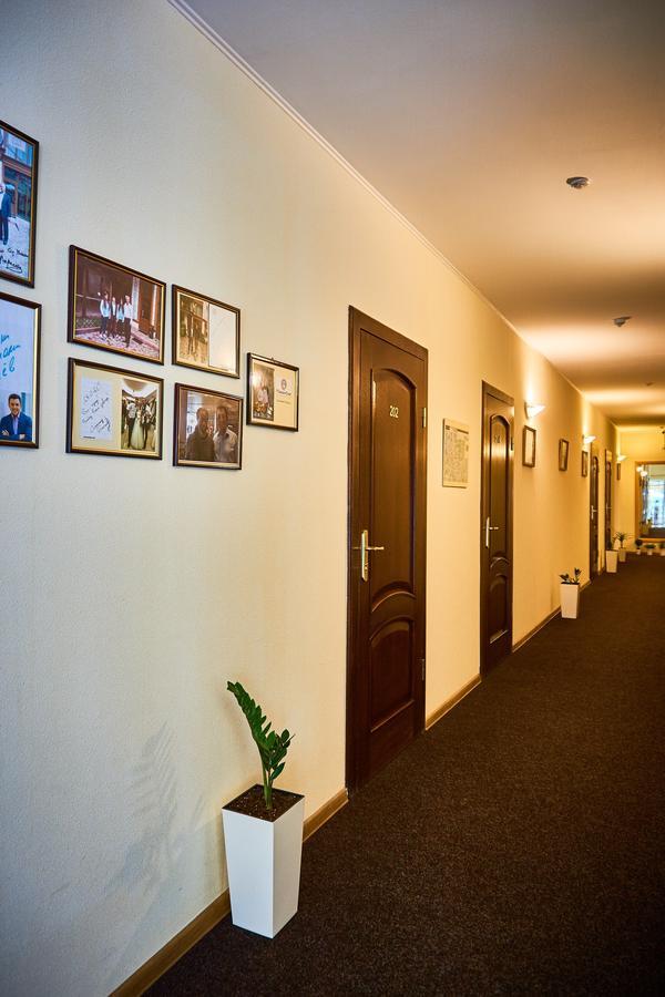Hotel Leotel Lviv Exterior photo