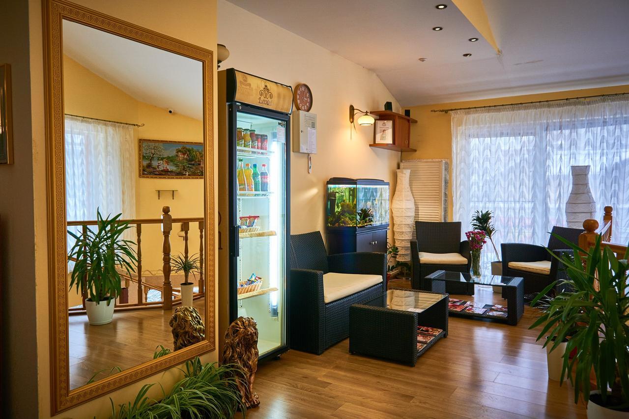 Hotel Leotel Lviv Exterior photo