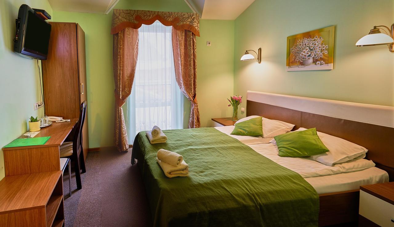Hotel Leotel Lviv Exterior photo