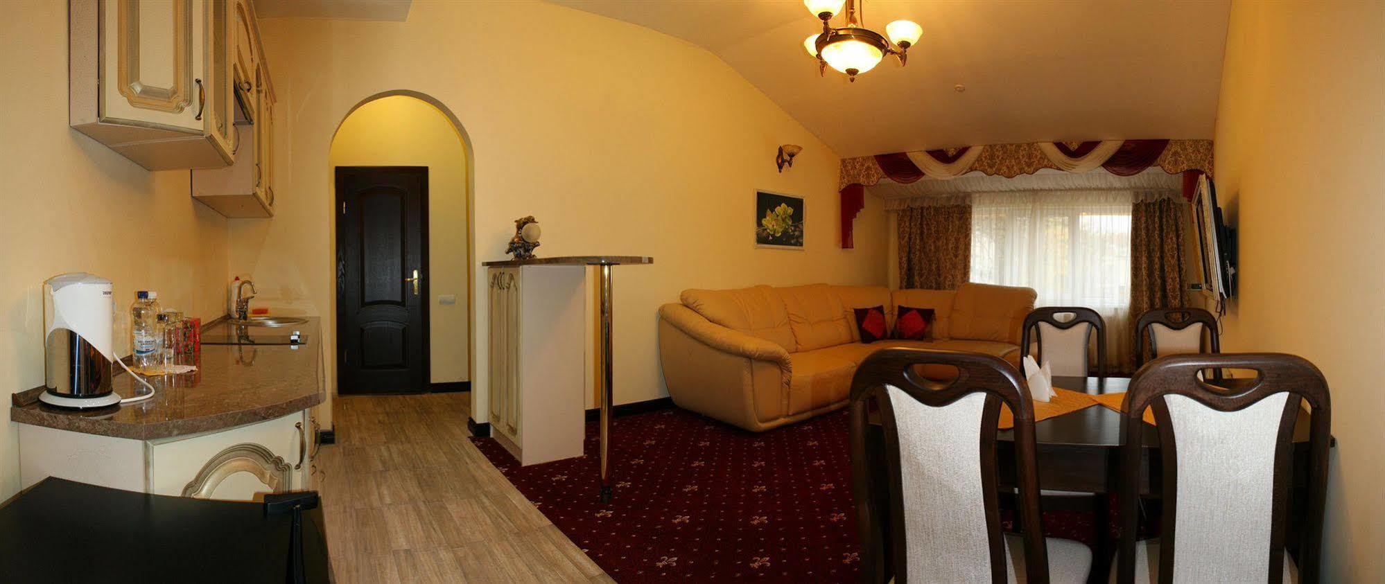 Hotel Leotel Lviv Room photo