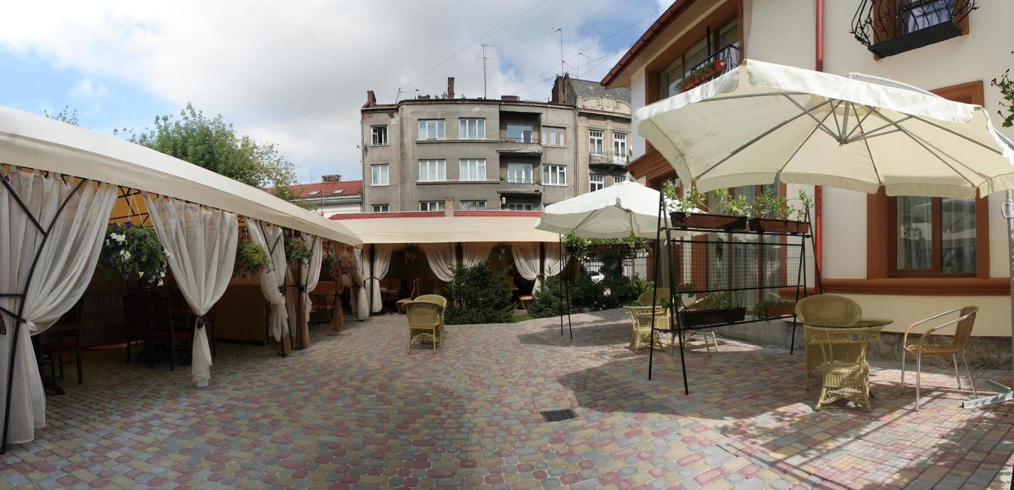 Hotel Leotel Lviv Exterior photo