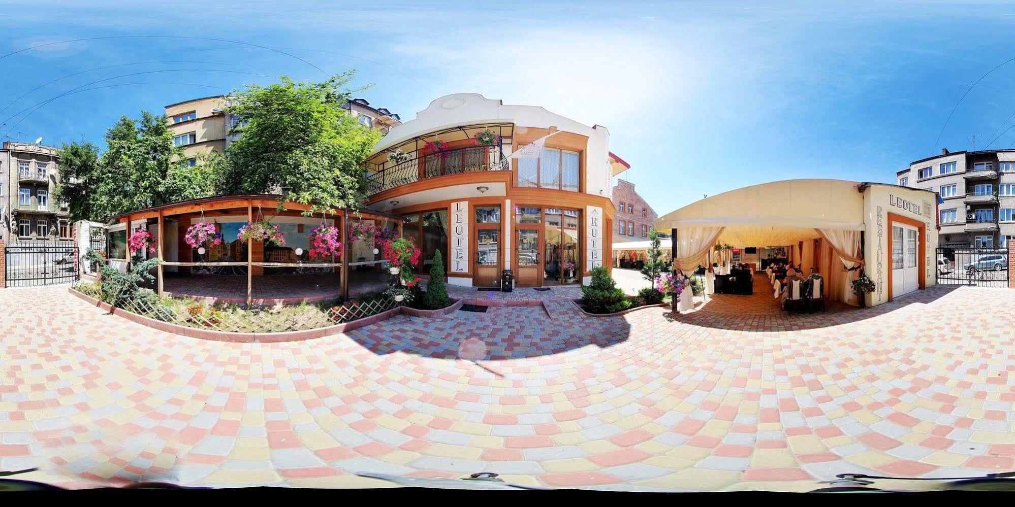 Hotel Leotel Lviv Exterior photo